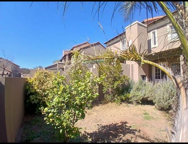 2 BEDROOM TOWNHOUSE FOR SALE IN HALFWAY GARDENS